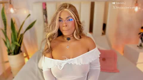 Snapshot of nicolemorelli2 chatting on June 2026 01:06:02 PM Andrea give it a thumbs up please its important online show from June 2026 01:06:02 PM