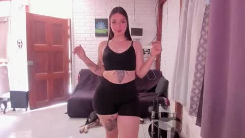 Nicol independent model online show from September 2025 05:46:01 PM
