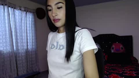 Nicole online show from November 2025 10:43:02 PM