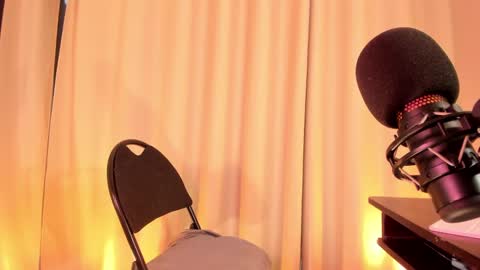 Nicol  online show from February 2025 04:57:02 PM