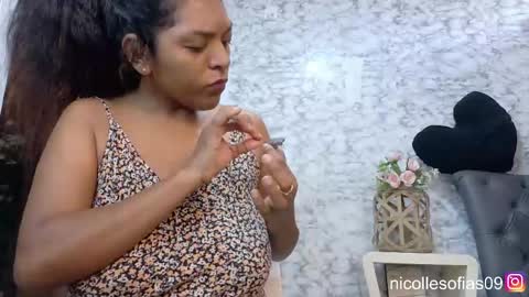 Snapshot of nicolle4 chatting on June 2026 05:27:02 PM nicolle4 online show from June 2026 05:27:02 PM