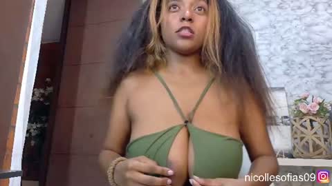 Snapshot of nicolle4 chatting on June 2026 07:16:02 PM nicolle4 online show from June 2026 07:16:02 PM