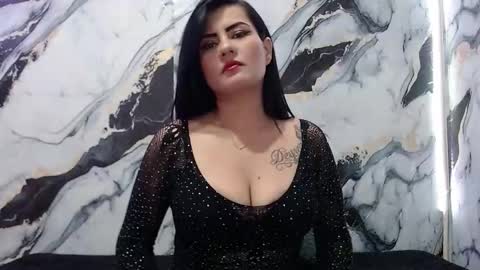nicolle gomes online show from December 2025 07:31:01 PM
