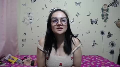 nicolle_sky online show from August 2026 08:35:01 AM