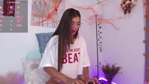 Nicolle online show from October 2025 10:27:02 AM