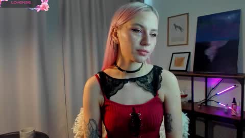 Snapshot of nicollefarrey chatting on February 2026 07:56:01 AM Kim online show from February 2026 07:56:01 AM