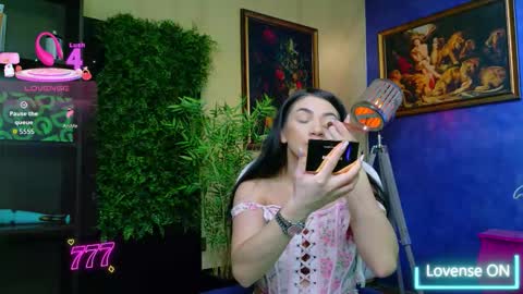 Nicolle online show from March 2026 11:06:01 AM