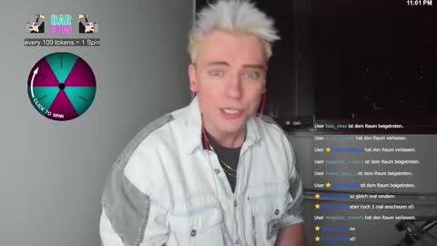 Snapshot of nicoslowmoo chatting on November 2025 10:01:02 PM NicoSlowmoo online show from November 2025 10:01:02 PM