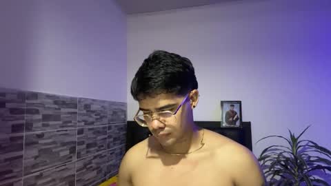 Snapshot of nicvelez22 chatting on March 2026 02:37:01 AM nicvelez22 online show from March 2026 02:37:01 AM