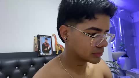 Snapshot of nicvelez22 chatting on March 2026 10:36:01 PM nicvelez22 online show from March 2026 10:36:01 PM