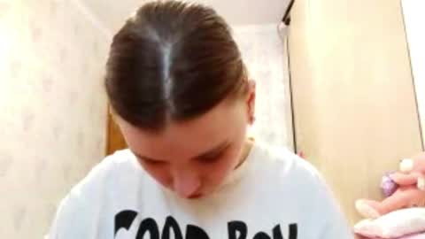 Ella online show from April 2026 02:33:01 PM