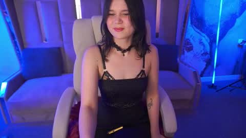 Aylin online show from November 2025 09:30:02 PM