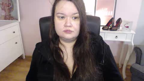 Holly online show from February 2026 05:37:02 AM