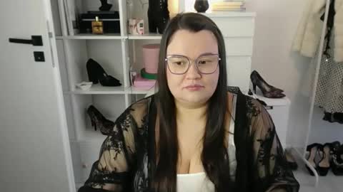 Holly online show from March 2026 07:04:02 AM