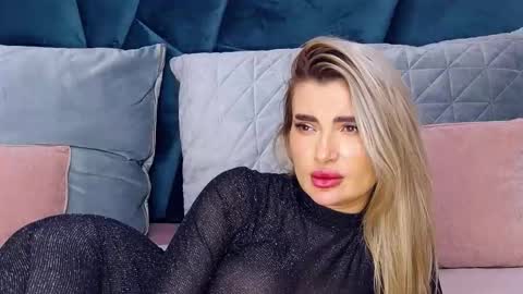 Iris online show from December 2025 01:06:01 PM