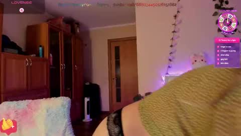 Lana online show from November 2025 04:07:01 PM