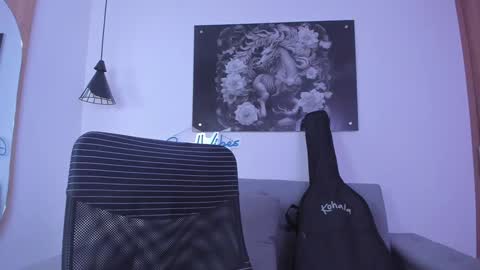 Niick online show from January 2025 02:39:01 AM