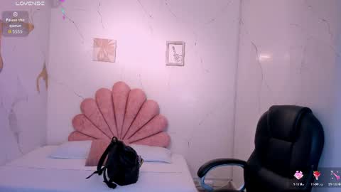 Snapshot of niickyjones chatting on June 2026 05:10:02 AM Anni online show from June 2026 05:10:02 AM