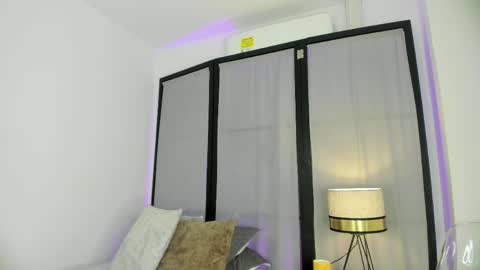 Niicole online show from April 2026 09:12:02 PM