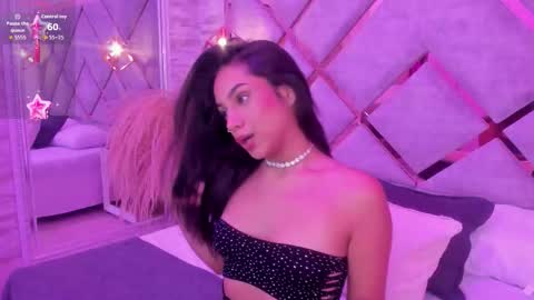 Snapshot of niicole_taylor chatting on February 2026 12:23:01 PM Nicole online show from February 2026 12:23:01 PM