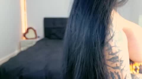 Niinarosee online show from February 2026 11:32:01 PM