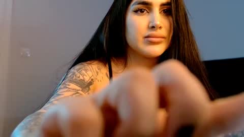 Niinarosee online show from March 2026 06:37:01 PM