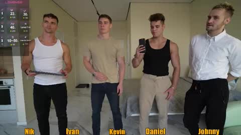 Nik online show from September 2025 03:12:02 PM