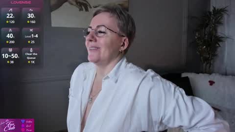 Nika online show from February 2025 08:42:01 AM