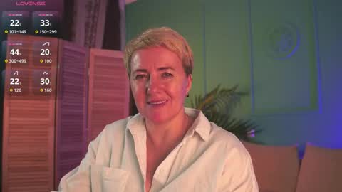 Nika online show from November 2025 10:04:02 AM