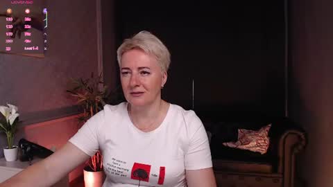 Snapshot of nika_smit chatting on July 2026 05:14:01 AM Nika online show from July 2026 05:14:01 AM