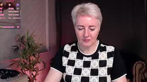 Snapshot of nika_smit chatting on July 2026 05:58:01 AM Nika online show from July 2026 05:58:01 AM