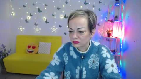 Snapshot of nikamayu chatting on April 2026 05:01:02 AM Nika online show from April 2026 05:01:02 AM