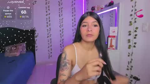Snapshot of nikibryce_ chatting on June 2026 05:38:02 PM Niki online show from June 2026 05:38:02 PM