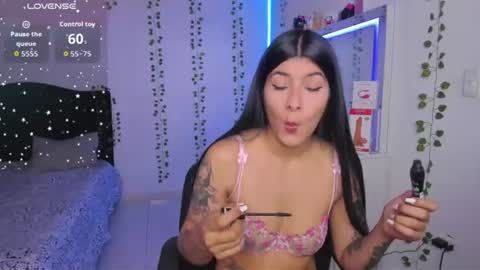 Snapshot of nikibryce_ chatting on July 2026 05:07:02 PM Niki online show from July 2026 05:07:02 PM