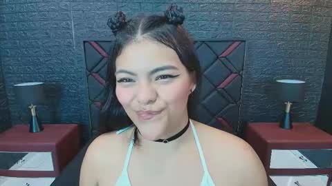 Snapshot of nikibunn chatting on May 2026 01:04:02 PM NIKI online show from May 2026 01:04:02 PM