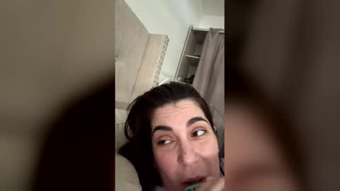 nikinik75 online show from March 2026 11:27:01 AM