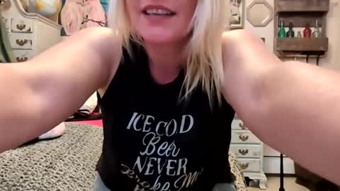 Snapshot of nikki32313 chatting on May 2026 03:13:01 AM nikki32313 online show from May 2026 03:13:01 AM
