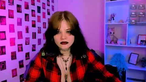 Snapshot of nikki_kiss_ chatting on June 2026 08:31:01 AM nikki_kiss_ online show from June 2026 08:31:01 AM