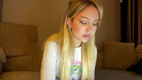 Snapshot of nikki_whatever chatting on December 2024 06:40:01 PM nicolette online show from December 2024 06:40:01 PM