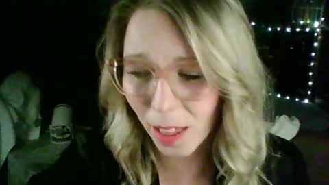 Snapshot of nikkib653466 chatting on February 2026 05:11:02 AM nikkib653466 online show from February 2026 05:11:02 AM