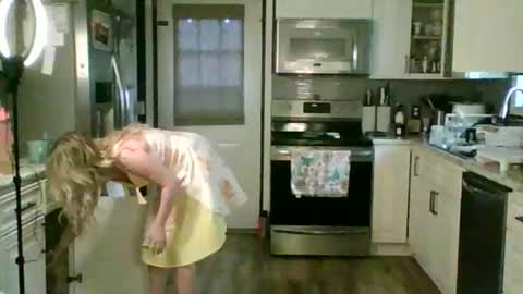 Snapshot of nikkib653466 chatting on March 2026 05:42:01 PM nikkib653466 online show from March 2026 05:42:01 PM