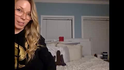 nikkib653466 online show from April 2026 03:39:01 AM