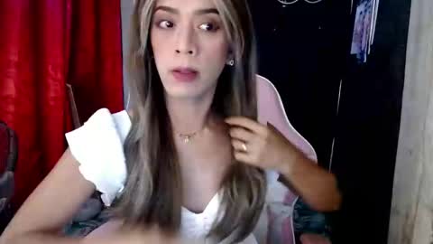 Snapshot of nikkie_dragon chatting on January 2025 11:32:02 PM nikkie online show from January 2025 11:32:02 PM