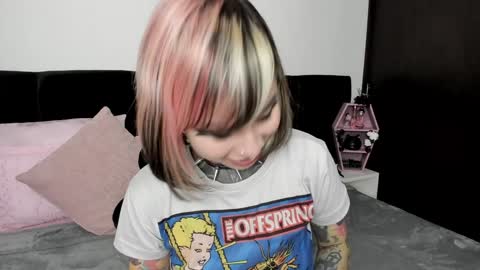 Nikki Ramone   online show from January 2025 02:59:01 PM