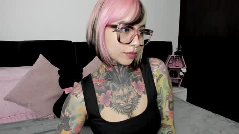 Nikki Ramone   online show from January 2025 12:05:02 PM