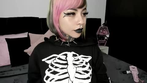 Nikki Ramone   online show from February 2025 09:52:02 AM