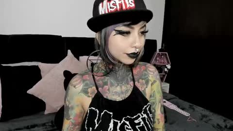 Nikki Ramone   online show from February 2025 05:45:02 AM