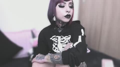 Nikki Ramone   online show from September 2025 11:32:02 AM