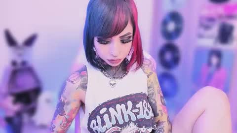 Nikki Ramone   online show from November 2025 09:52:02 PM