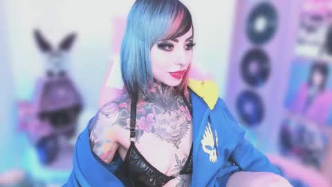 Nikki Ramone   online show from December 2025 09:43:01 PM